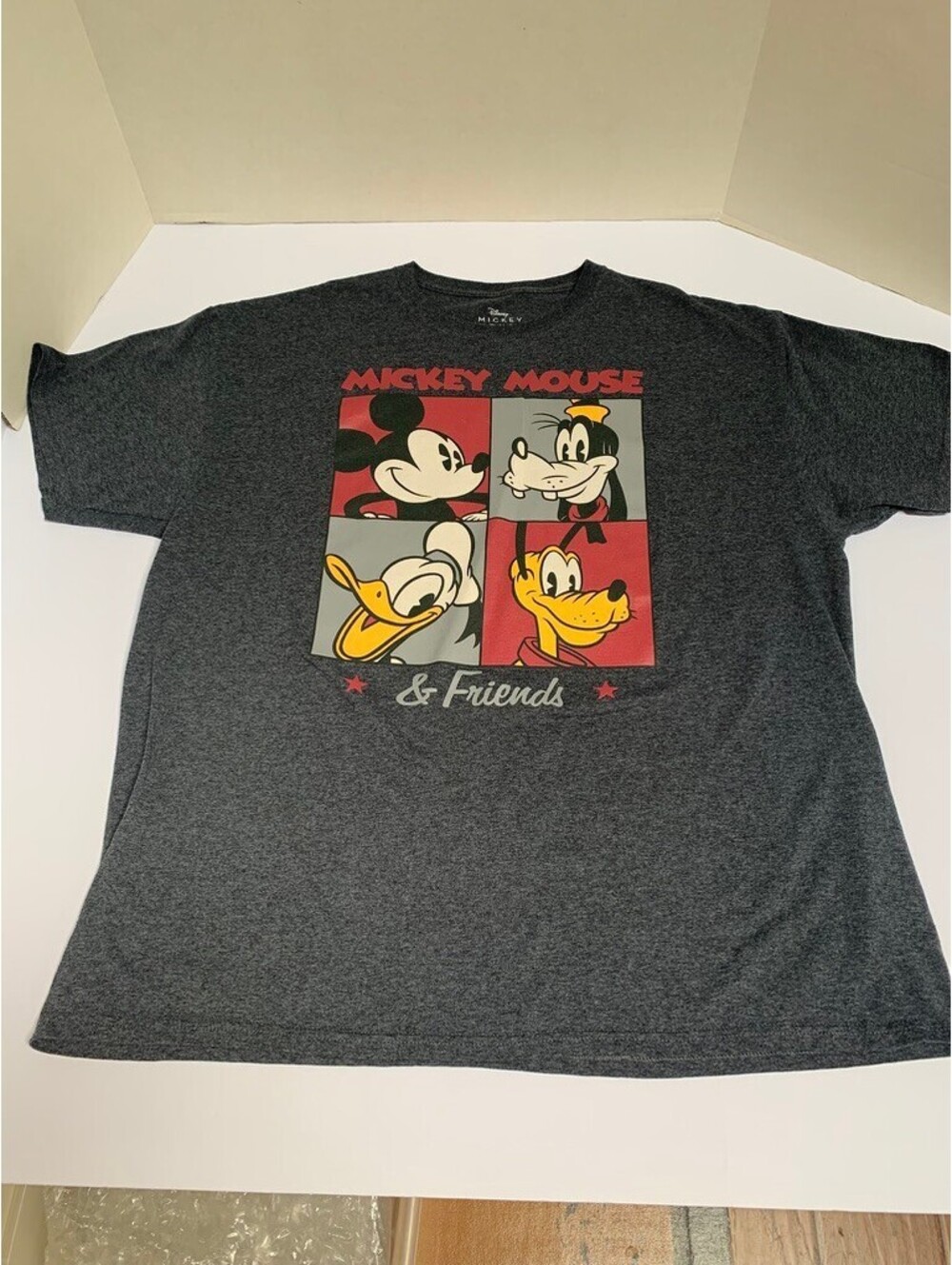 Disney Mickey and Friends Dark Gray with Graphics T Shirt Size XL Mens